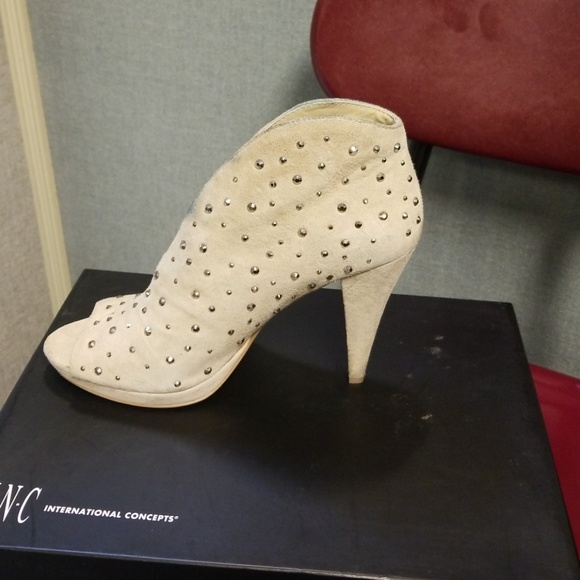 Heel - Picture 3 of 3